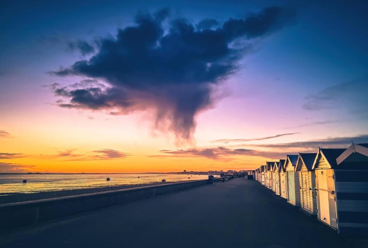 Seafront Suites - Close To Beach, Train Station & Southend Airport Southend-on-Sea Ngoại thất bức ảnh